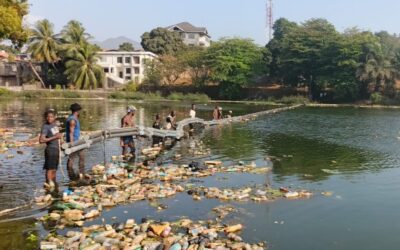 Flydende affaldsbarriere installeret i Freetown, Sierra Leone